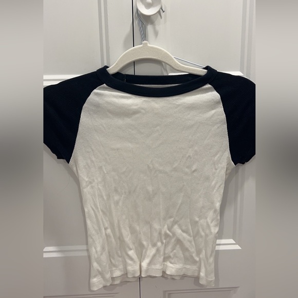 brandy melville tee-shirt - Picture 1 of 2